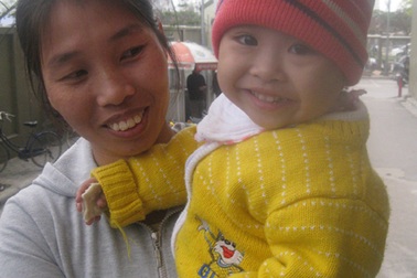 Gần 58 triệu đồng đến với em bé 2 tuổi bị ung thư máu