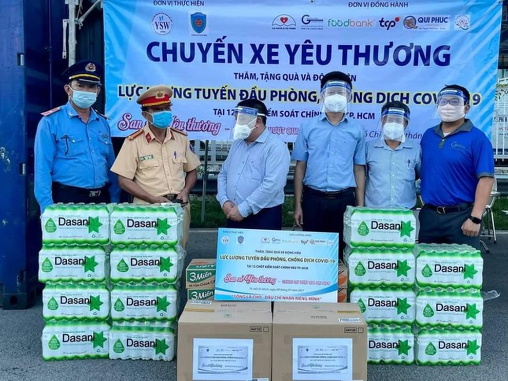 Những chuyến xe yêu thương gửi đồng bào miền Nam - 3 Những chuyến xe yêu thương gửi đồng bào miền Nam - 3