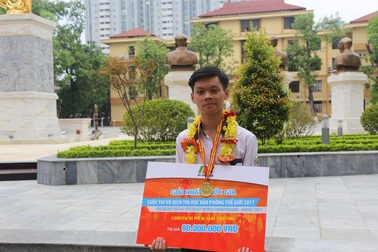 Nhà vô địch 16 tuổi tham dự chung kết nhà vô địch tin học văn phòng tại Mỹ