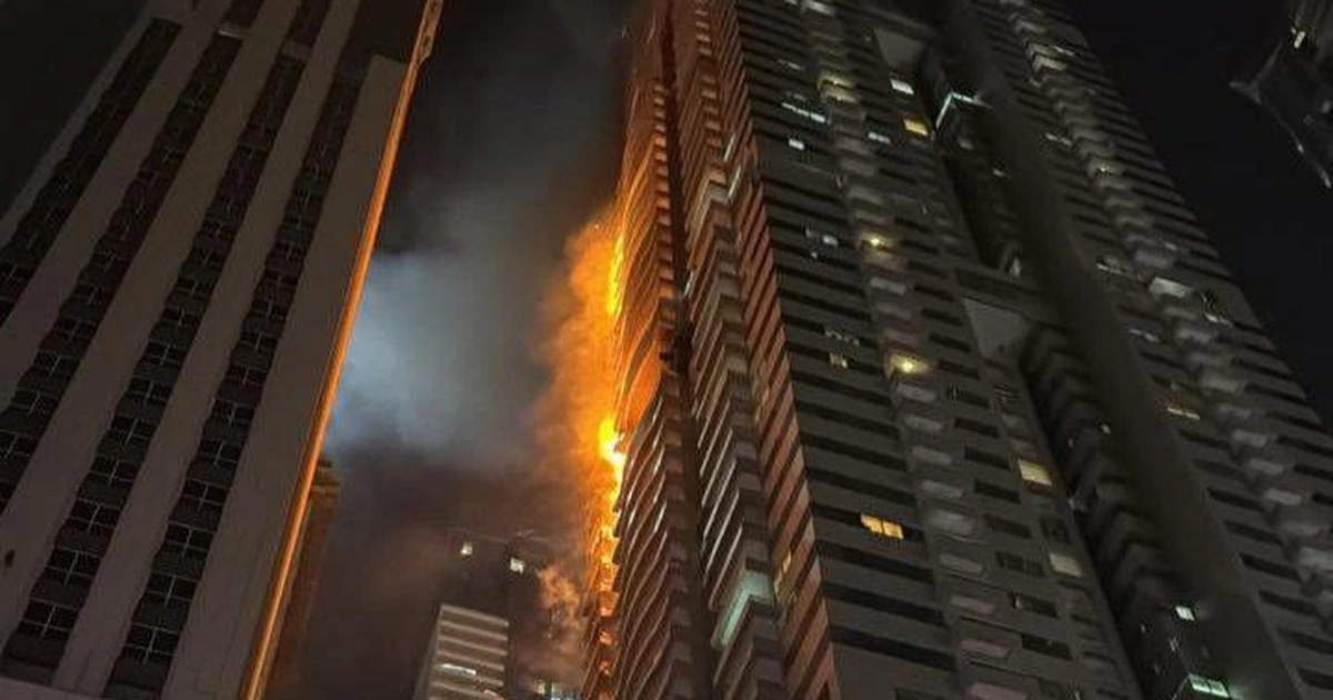 Cháy chung cư 67 tầng ở Dubai