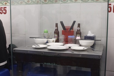 Đóng khung kính bàn ghế ông Obama ăn bún chả: “Không phải chiêu trò quảng cáo”