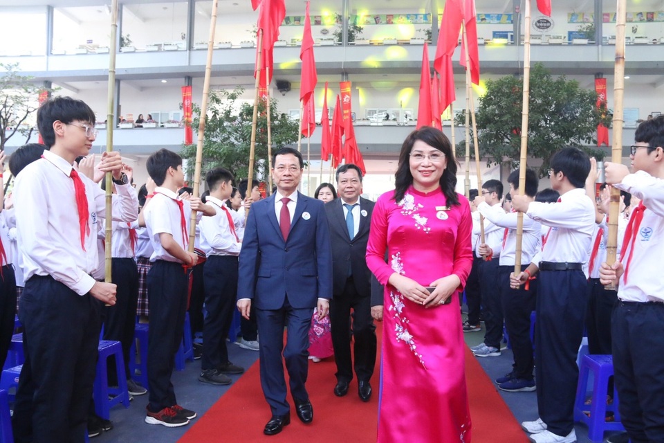 Trường THCS top đầu Hà Nội kỷ niệm 10 năm thành lập - 2 Trường THCS top đầu Hà Nội kỷ niệm 10 năm thành lập - 2