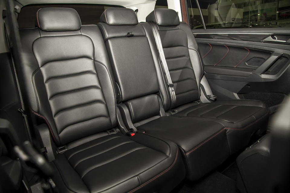 Tặng 50% phí trước bạ cho khách mua xe VW Tiguan Luxury nhập khẩu - 4 Tặng 50% phí trước bạ cho khách mua xe VW Tiguan Luxury nhập khẩu - 4