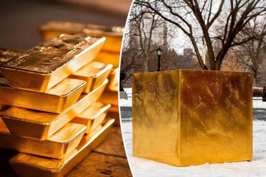 Khối vàng ròng khổng lồ trị giá 265 tỷ đồng đặt giữa công viên