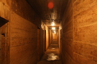 Khám phá bệnh viện khổng lồ trong lòng núi giữa biển