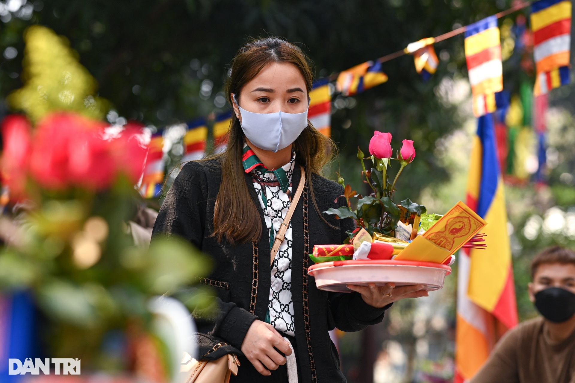 Nở rộ dịch vụ cầu duyên mát tay, nhanh được tại chùa nổi tiếng Hà Nội - 3 Nở rộ dịch vụ cầu duyên mát tay, nhanh được tại chùa nổi tiếng Hà Nội - 3