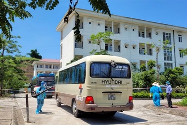 Yên Bái, Lào Cai đón gần 1.000 người lao động từ Bắc Giang trở về