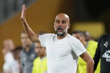 HLV Pep Guardiola tuyên bố bất ngờ khi Man City thua sốc