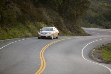 Nghe theo Consumer Reports, Toyota sửa lỗi Camry hybrid