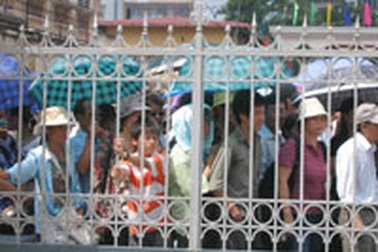 Học viện Ngân hàng: Đề thi “lọt” ra trước trống