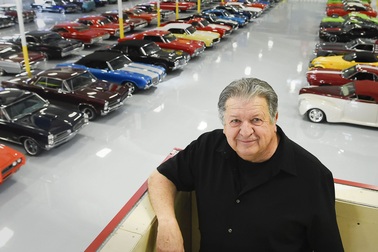 Thành tỷ phú nhờ buôn siêu xe phế liệu