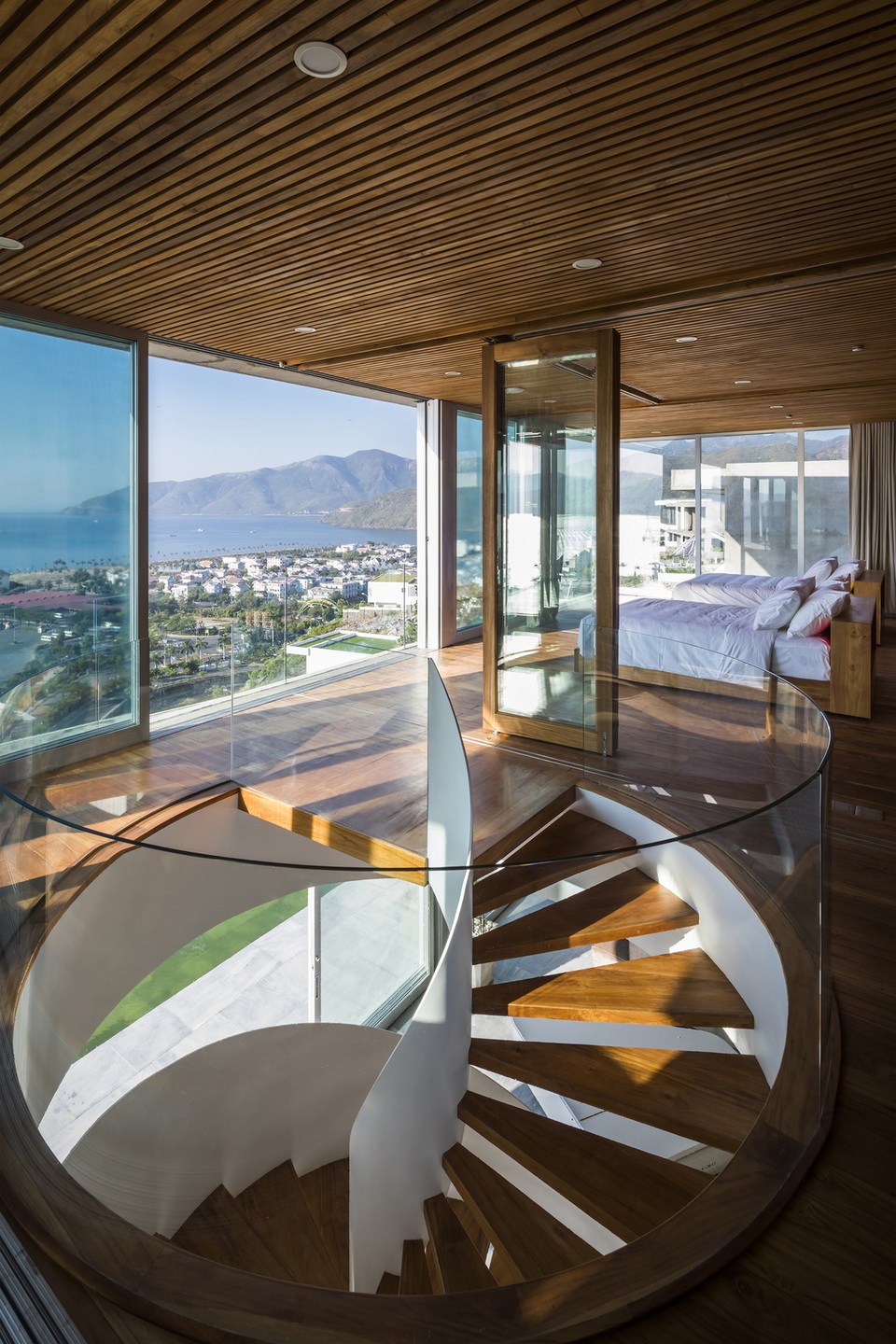 Biệt thự đá độc đáo ở Nha Trang có ban công ẩn hiện tùy thích - 9