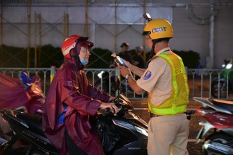 Một tháng xử phạt hơn 15.700 tài xế vi phạm nồng độ cồn ở TPHCM