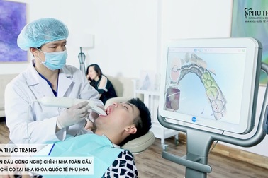 Tiến sĩ nha khoa Nguyễn Phú Hòa: “Tình yêu nghệ thuật giúp bác sĩ dễ cảm thông với người bệnh”