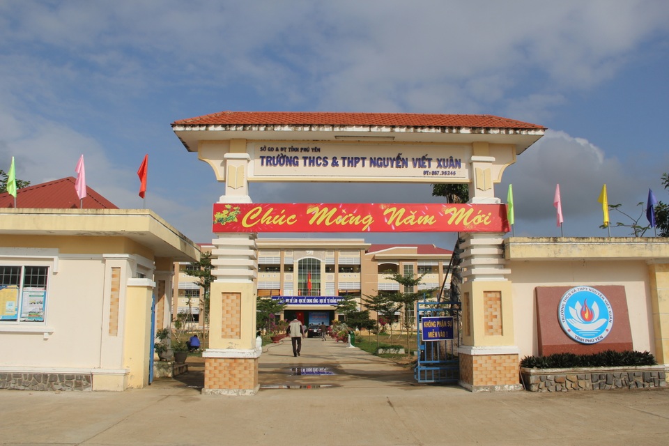 Học sinh vùng quê thích thú với lớp học trực tuyến giữa mùa dịch - 1 Học sinh vùng quê thích thú với lớp học trực tuyến giữa mùa dịch - 1