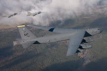 Mỹ có thể triển khai máy bay ném bom chiến lược B-52 tới Australia