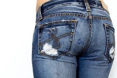 Mỹ: Nhà trường cấm học sinh mặc quần bó để tránh làm giáo viên phân tâm