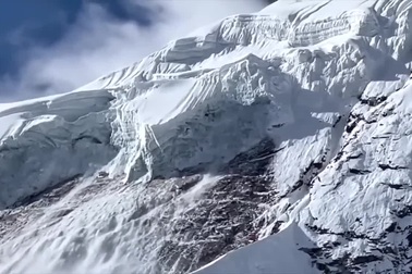 Lở tuyết tại Nepal ngày 2/10