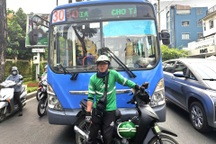 Nhân viên xe buýt tấn công tài xế công nghệ ở trung tâm TPHCM