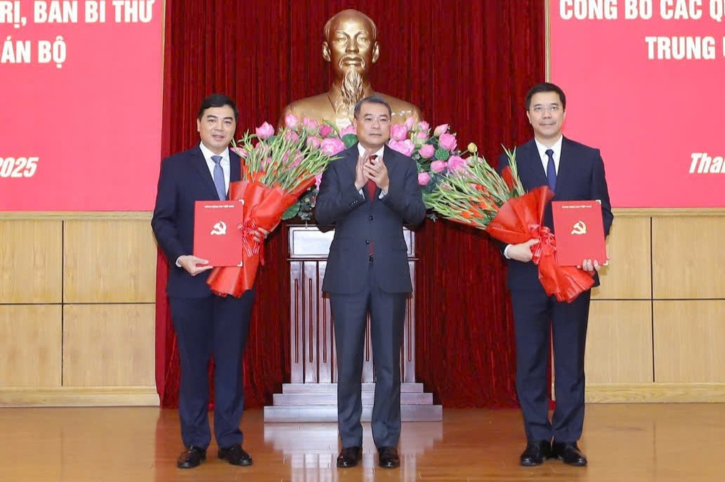Thiếu tướng Nguyễn Hồng Phong làm Phó Bí thư Thường trực Tỉnh ủy Thanh Hóa - 1 Thiếu tướng Nguyễn Hồng Phong làm Phó Bí thư Thường trực Tỉnh ủy Thanh Hóa - 1