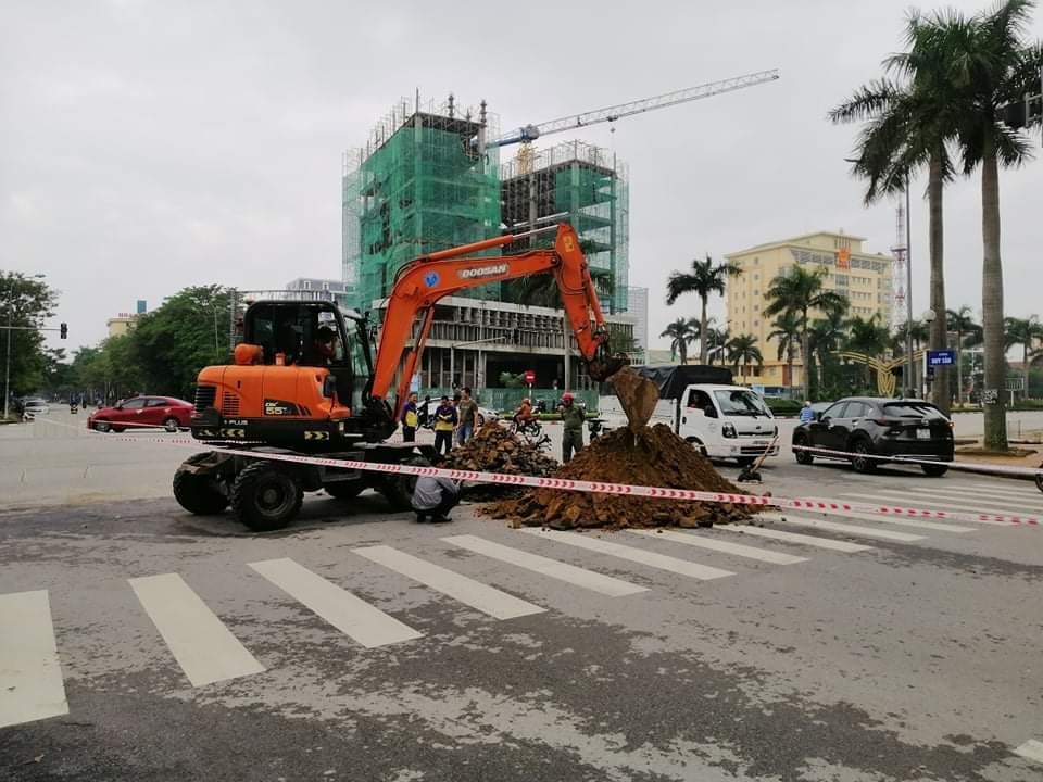 Sau mưa lớn, hố tử thần xuất hiện - 2 Sau mưa lớn, hố tử thần xuất hiện - 2