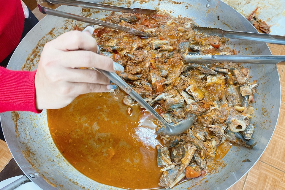 Người lao động nghèo, sinh viên xa nhà ấm lòng với Quán cơm 5000 - 6 Người lao động nghèo, sinh viên xa nhà ấm lòng với Quán cơm 5000 - 6