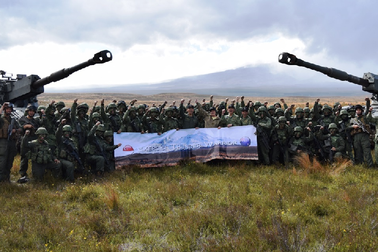 Quân đội Singapore-New Zealand tập trận bắn đạn thật