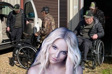 Cha của Britney Spears xuất hiện sau khi phải phẫu thuật cắt chi