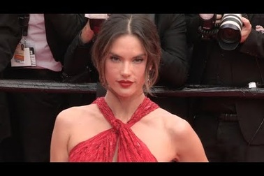 Alessandra Ambrosio xinh đẹp hút hồn