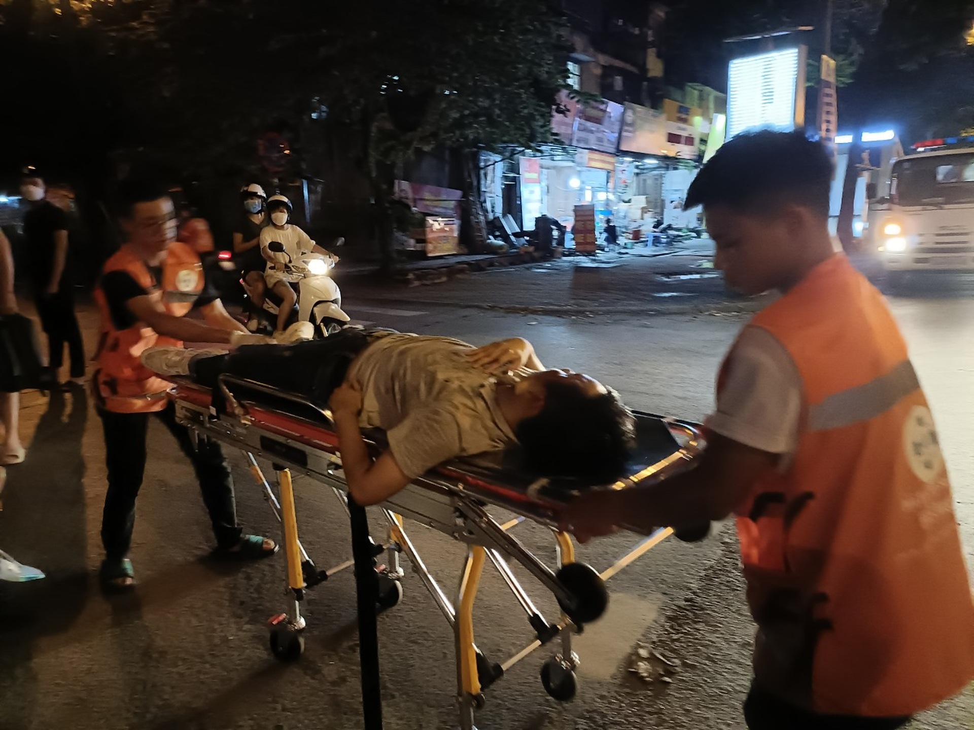Biệt đội sơ cứu thần tốc và những pha giành giật mạng sống với tử thần - 13 Biệt đội sơ cứu thần tốc và những pha giành giật mạng sống với tử thần - 13