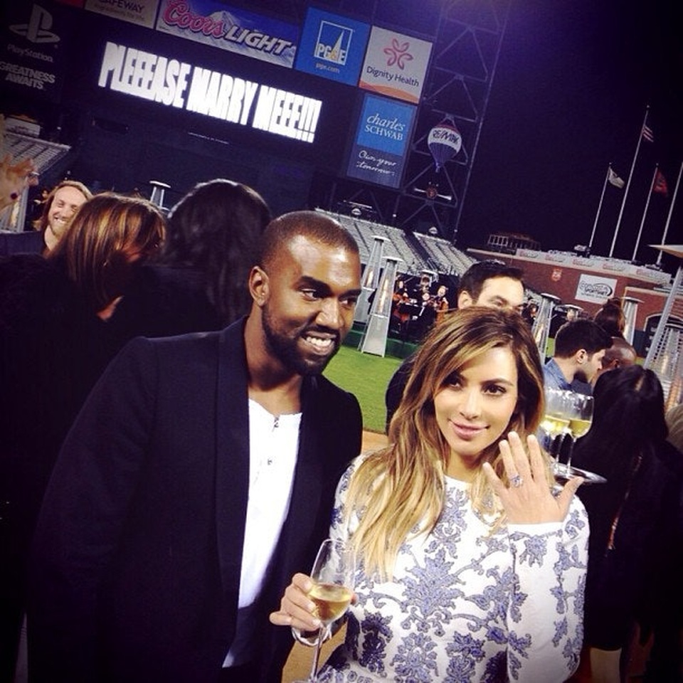 Những cột mốc đáng nhớ trong mối quan hệ của Kim Kardashian - Kanye West - 9 Những cột mốc đáng nhớ trong mối quan hệ của Kim Kardashian - Kanye West - 9