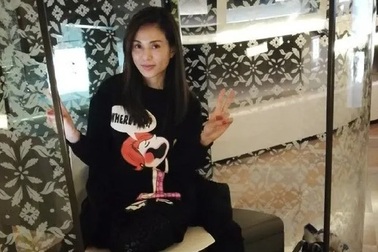 “Tiểu Long Nữ” Lý Nhược Đồng khoe ảnh đời thường trẻ trung hơn tuổi