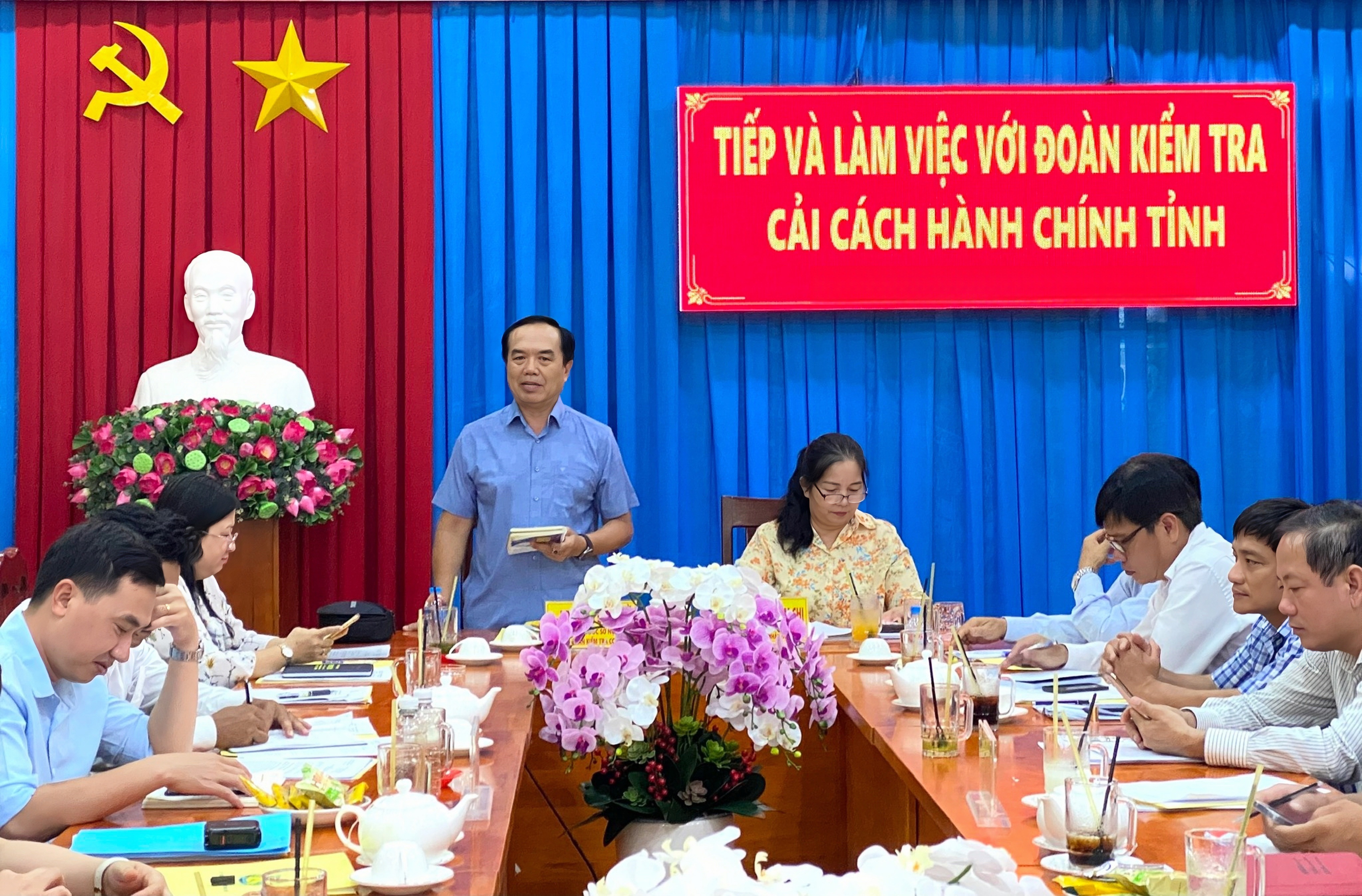 Nghề nội vụ là làm công việc đồng hành cùng cả đời người - 3 Nghề nội vụ là làm công việc đồng hành cùng cả đời người - 3