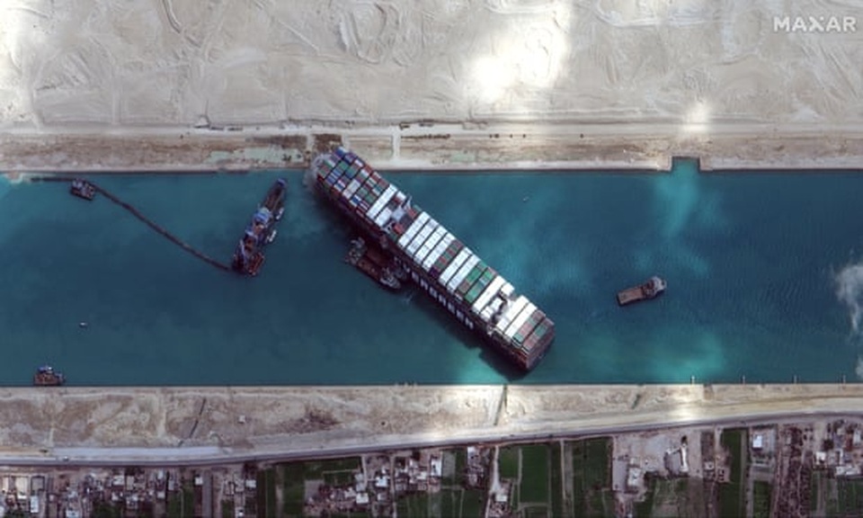 Siêu tàu nhích nhẹ trên kênh đào Suez, Ai Cập tính phương án cuối cùng - 1 Siêu tàu nhích nhẹ trên kênh đào Suez, Ai Cập tính phương án cuối cùng - 1