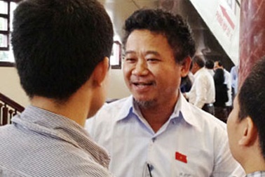 Ông Đặng Thành Tâm lại đi họp Quốc hội