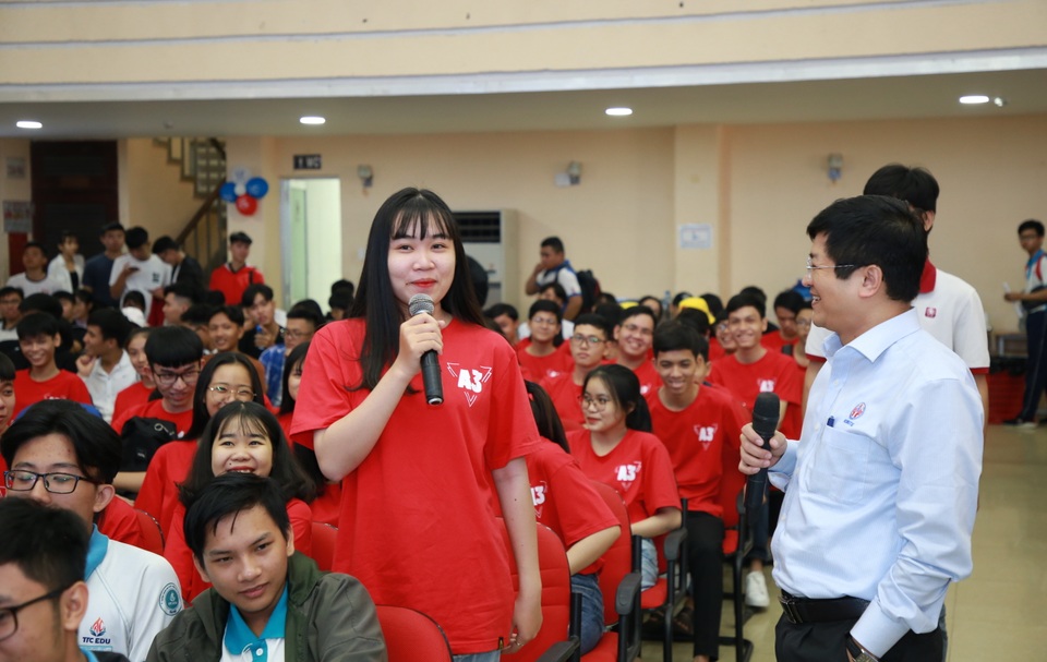 Hơn 7.000 học sinh tham dự ngày hội hướng nghiệp tại trường đại học - 1 Hơn 7.000 học sinh tham dự ngày hội hướng nghiệp tại trường đại học - 1