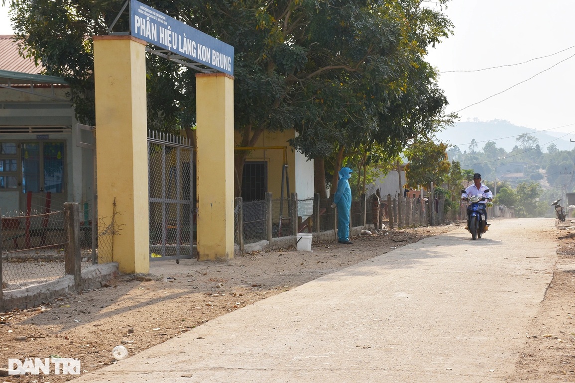 Giang hồ hoàn lương, bén duyên trên vùng đất cằn cỗi - 2 Giang hồ hoàn lương, bén duyên trên vùng đất cằn cỗi - 2