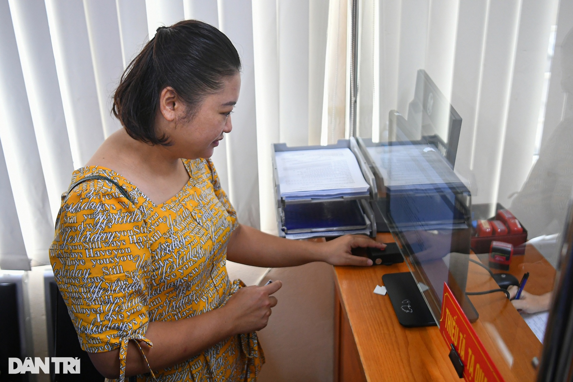 Hà Nội: Rất đông người dân đi làm thủ tục cấp biển số định danh - 9 Hà Nội: Rất đông người dân đi làm thủ tục cấp biển số định danh - 9