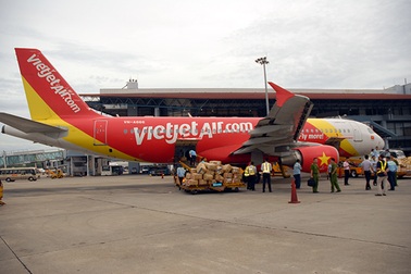 Hành khách sơ hở, nhân viên sân bay móc trộm hành lý