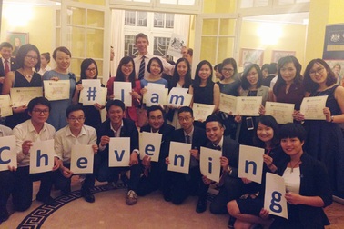 Đại sứ Anh trao học bổng Chevening tới học giả Việt Nam