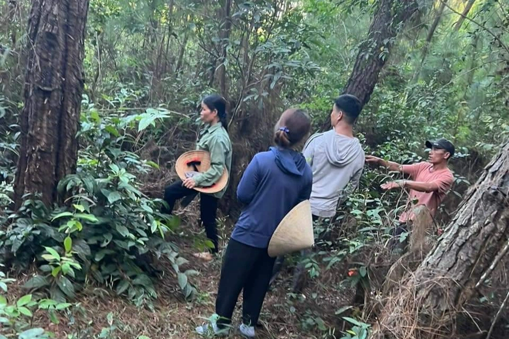 Hàng trăm người tìm kiếm nam sinh lớp 9 mất tích bất thường - 2 Hàng trăm người tìm kiếm nam sinh lớp 9 mất tích bất thường - 2
