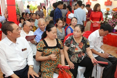 Hoà Bình Group khai trương trung tâm tinh dầu thông đỏ Edally đầu tiên tại Việt Nam