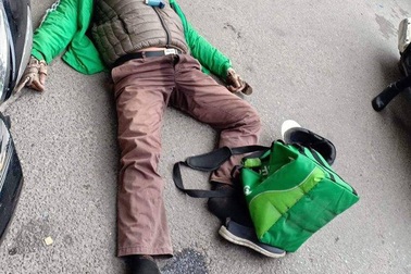 Người đàn ông ngã gục, tử vong bất thường trên phố Hà Nội