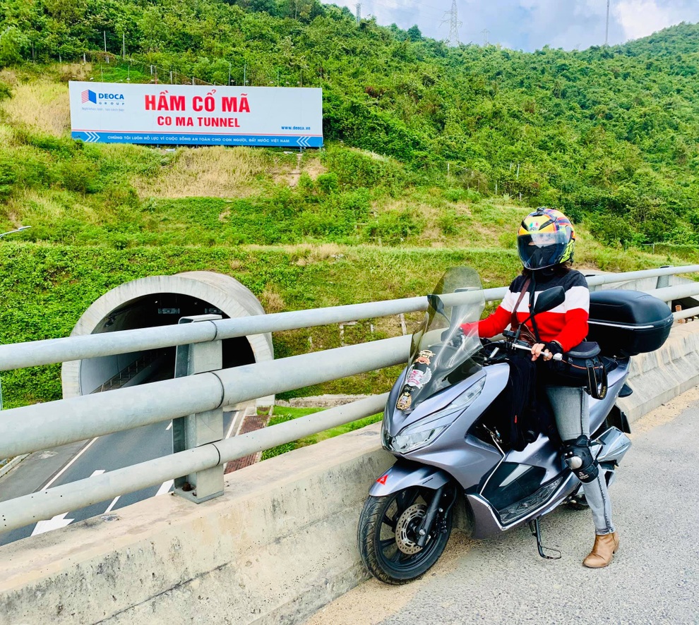 Mẹ U60 hiếm có khó tìm: Lái xe máy ngàn km, đưa con vi vu khắp Bắc - Nam - 2 Mẹ U60 hiếm có khó tìm: Lái xe máy ngàn km, đưa con vi vu khắp Bắc - Nam - 2
