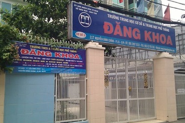 Nội bộ trường tư mâu thuẫn, học sinh, giáo viên lãnh đủ