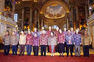 Việt Nam sẽ tổ chức diễn đàn APEC 2006 