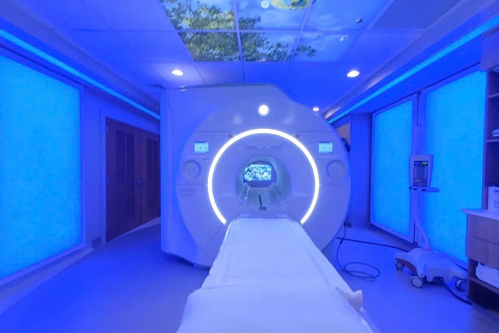 Người đàn ông bị máy MRI hút tử vong vì đeo sợi dây chuyền kim loại - 1 Người đàn ông bị máy MRI hút tử vong vì đeo sợi dây chuyền kim loại - 1