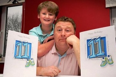 Hi hữu bố 44 tuổi và con trai cùng sinh nhật lần thứ 11