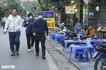 Vỉa hè ở Hà Nội không dành cho người đi bộ