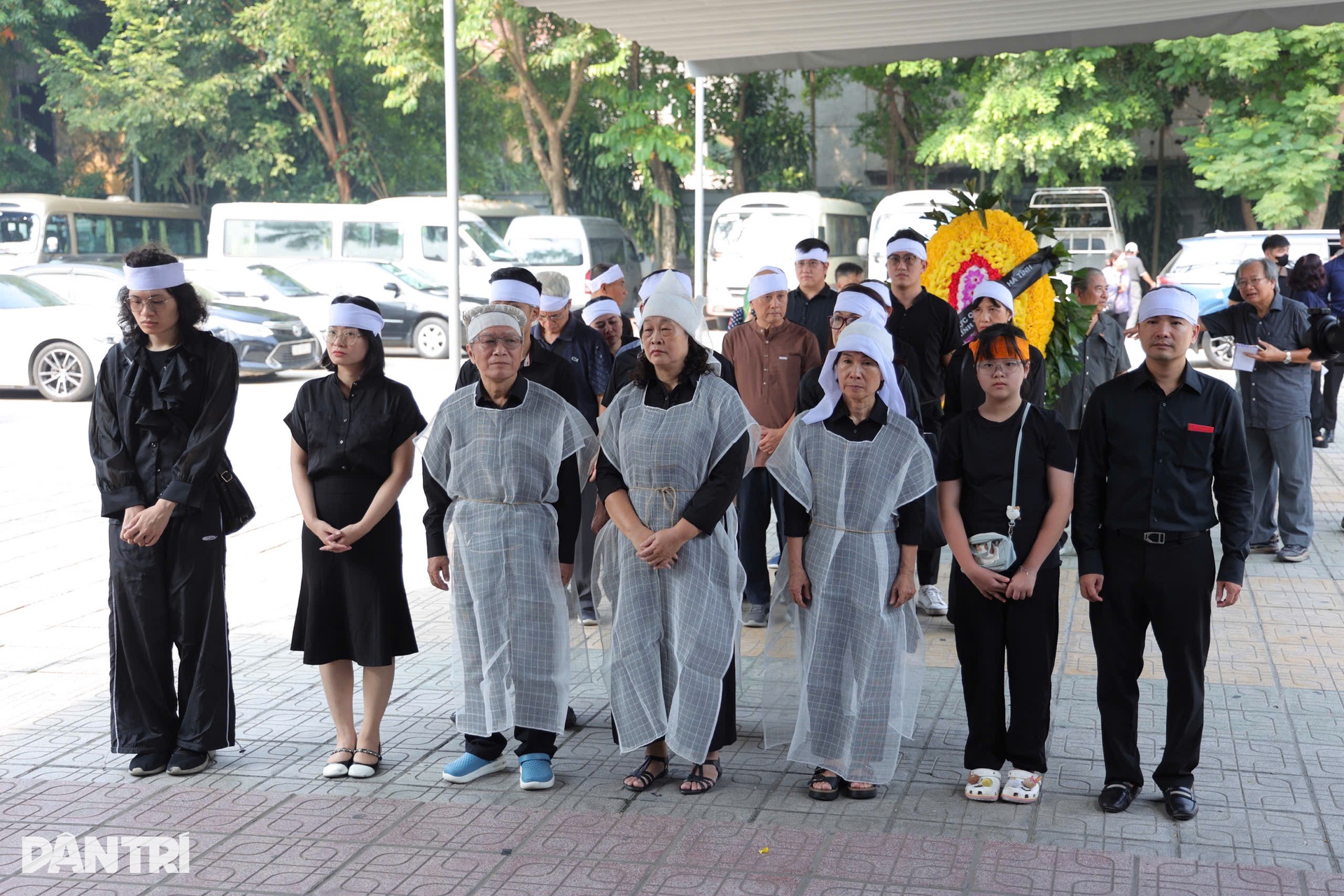 Lan Hương, Xuân Bắc và nhiều nghệ sĩ tiễn đưa NSND Phạm Thị Thành - 2